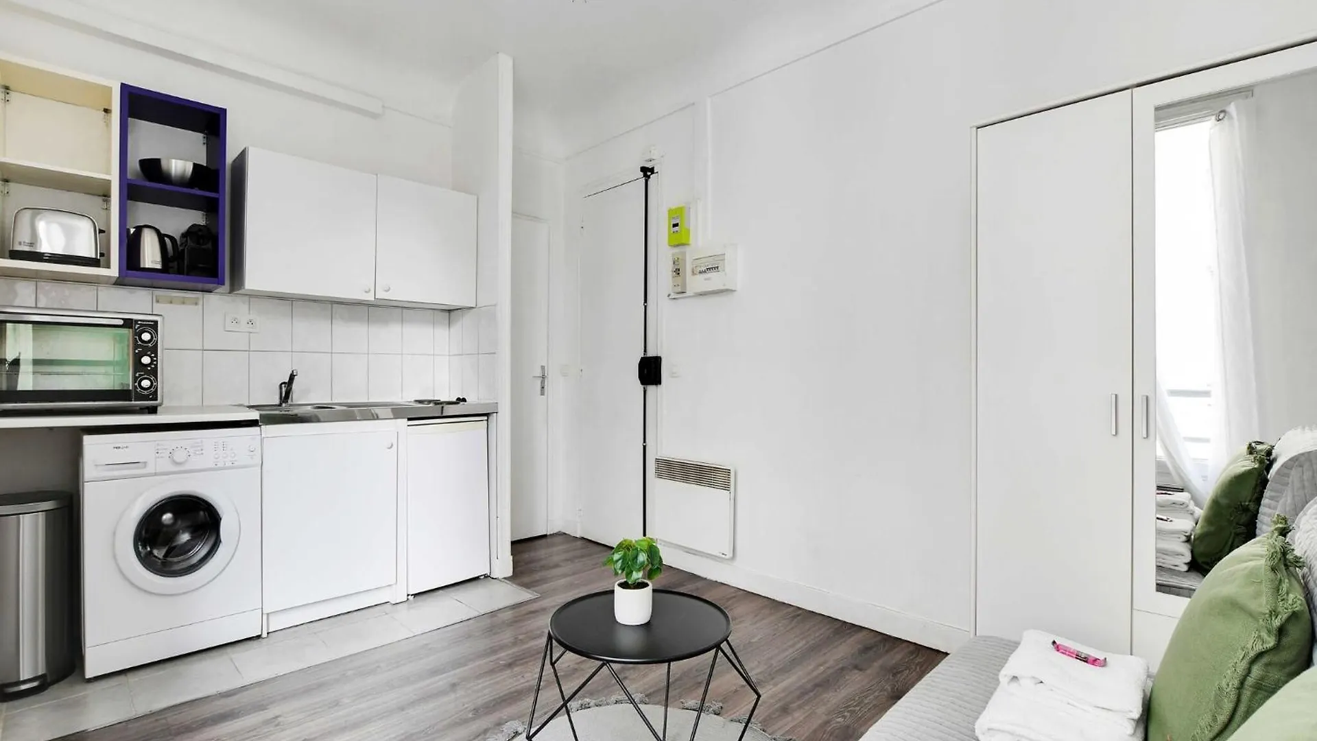 Apartment Studio - 2P- Place De Clichy Paris