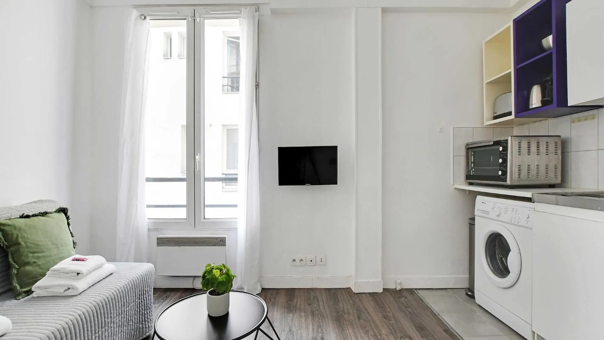 Studio - 2P- Place De Clichy Paris France